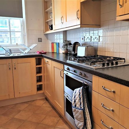 Apartamento Canongate - Spacious And Historic 2 Bed Flat On Royal Mile Edimburgo Exterior foto