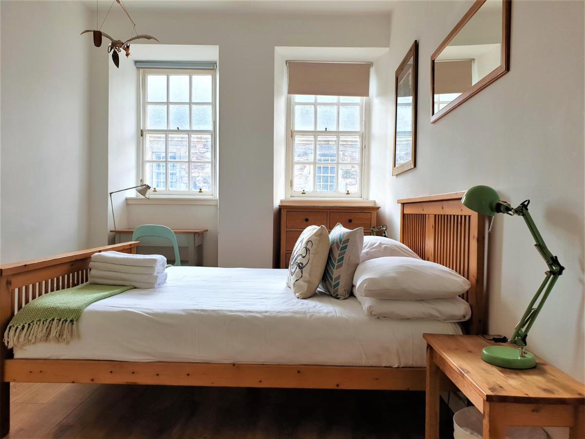 Apartamento Canongate - Spacious And Historic 2 Bed Flat On Royal Mile Edimburgo Exterior foto